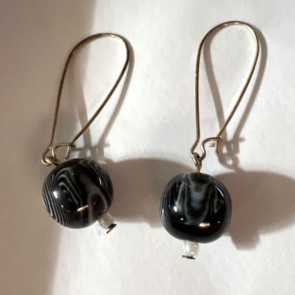 Black & Gray Snowflake Obsidian Pendant w/ Plastic Bracelet & Drop Earrings Set - Picture 13 of 16